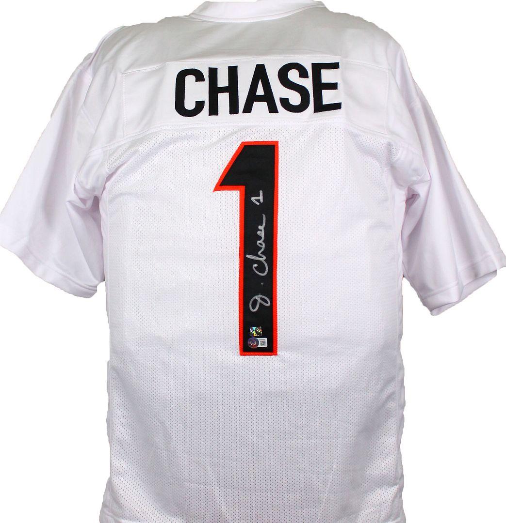 Ja'Marr Chase Signed Jersey (Beckett & Chase) at PristineAuction.com Ja'Marr Chase Signed Jersey (Beckett & Chase) at PristineAuction.com