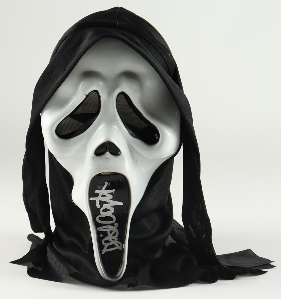 David Arquette Signed "Scream" Ghost Face Mask (Beckett & AutographCOA) at PristineAuction.com David Arquette Signed "Scream" Ghost Face Mask (Beckett & AutographCOA) at PristineAuction.com