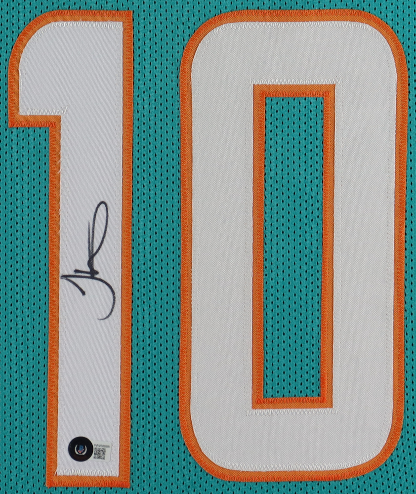 Tyreek Hill Signed Custom Framed Jersey Display (Beckett) at PristineAuction.com Tyreek Hill Signed Custom Framed Jersey Display (Beckett) at PristineAuction.com