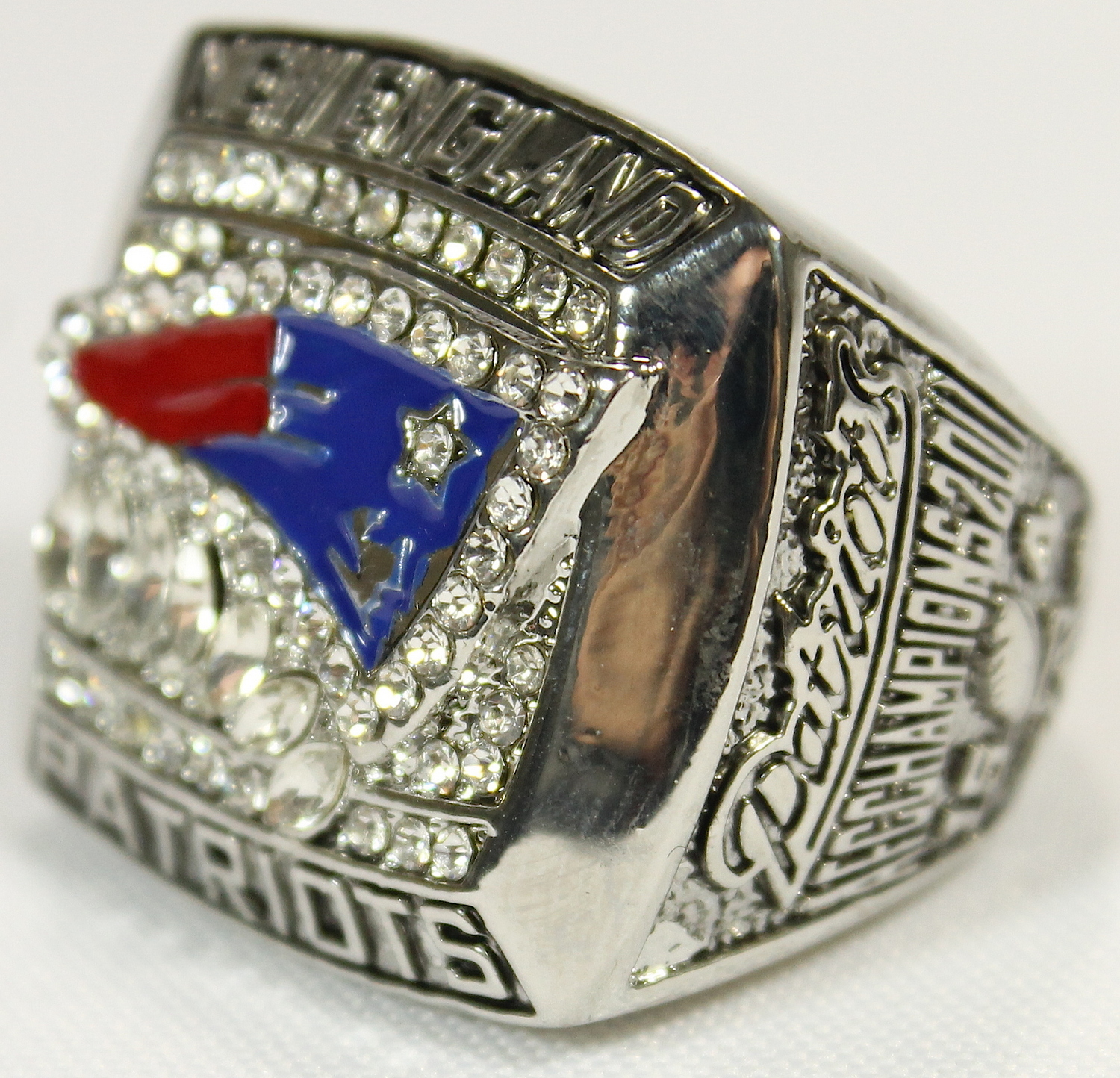 Tom Brady New England Patriots High Quality Replica 2011 AFC Championship Ring at PristineAuction.com Tom Brady New England Patriots High Quality Replica 2011 AFC Championship Ring at PristineAuction.com