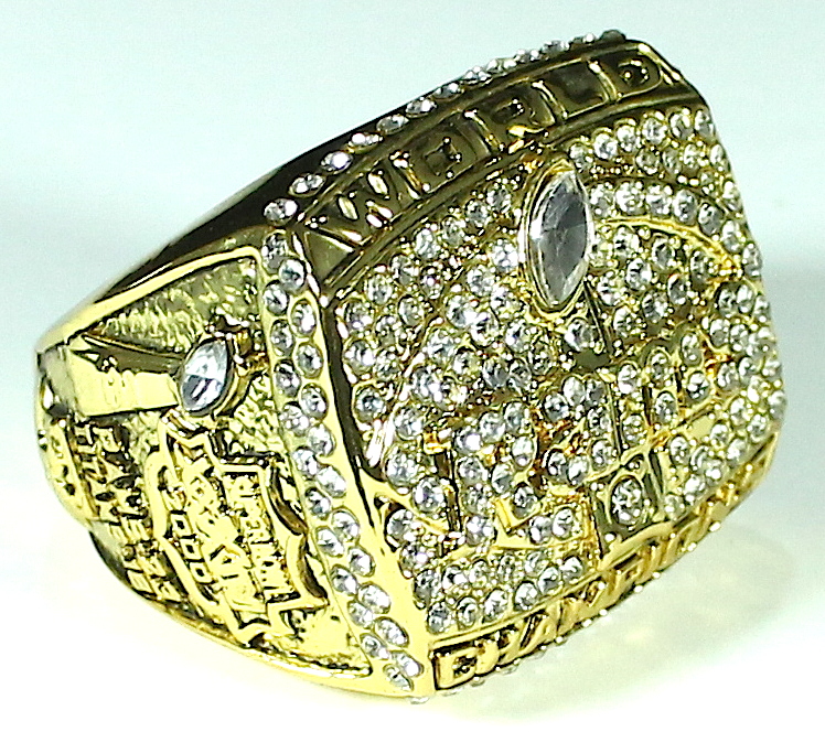 Kurt Warner St. Louis Rams High Quality Replica 1999 Super Bowl XXXIV Championship Ring at PristineAuction.com Kurt Warner St. Louis Rams High Quality Replica 1999 Super Bowl XXXIV Championship Ring at PristineAuction.com
