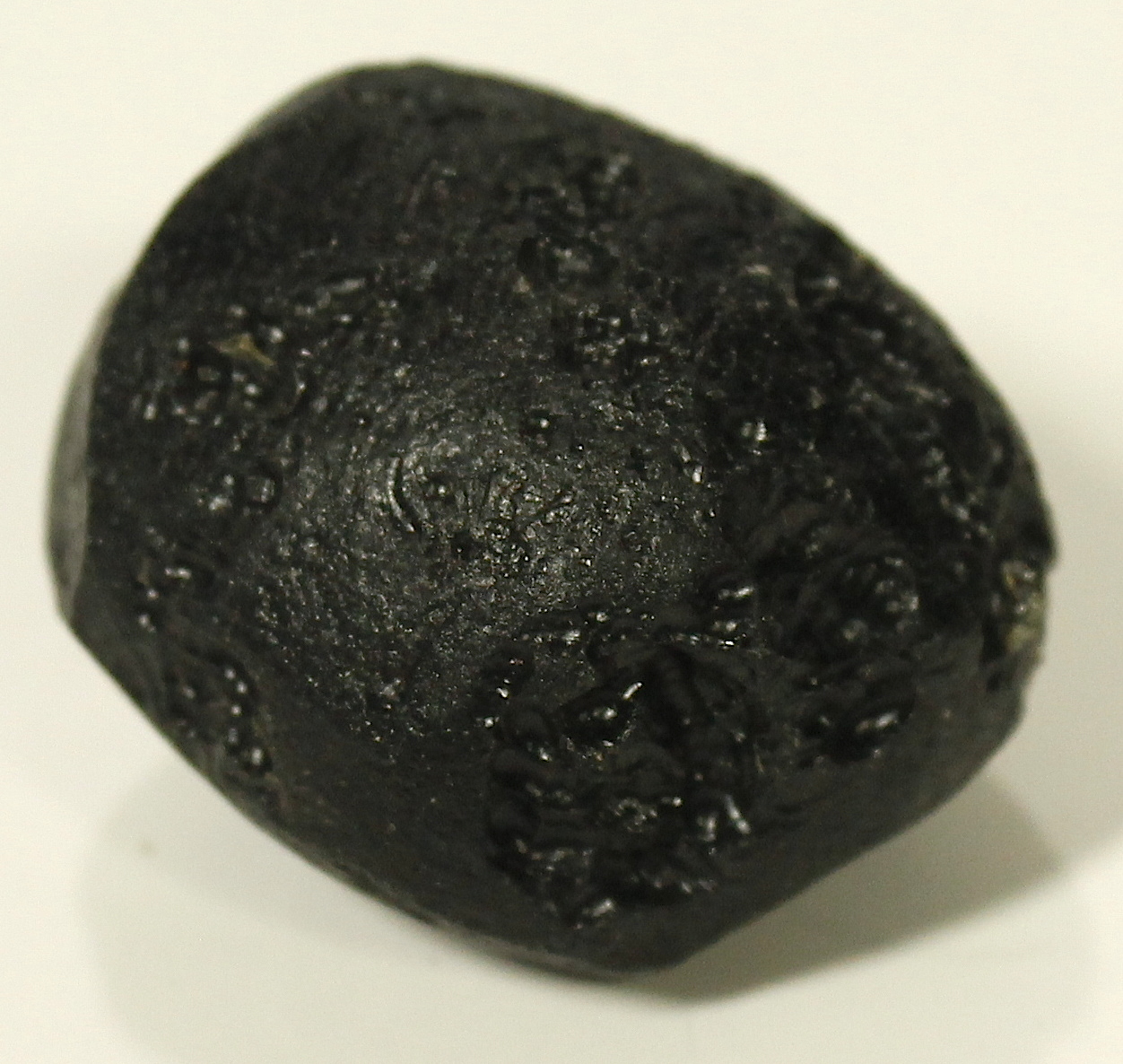Tektite Meteorite from Thailand/China (28.1 grams) at PristineAuction.com Tektite Meteorite from Thailand/China (28.1 grams) at PristineAuction.com