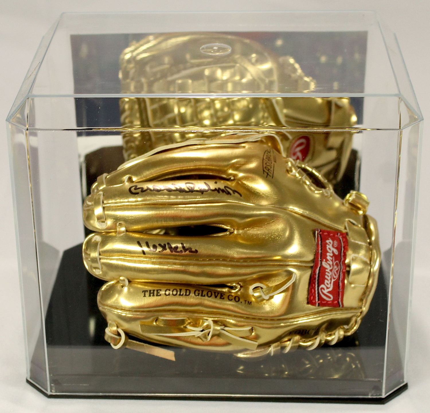 Brooks Robinson Signed Rawlings Gold Glove Mini-Baseball Glove Inscribed "16 x G.G." with Display Case (PSA COA) at PristineAuction.com Brooks Robinson Signed Rawlings Gold Glove Mini-Baseball Glove Inscribed "16 x G.G." with Display Case (PSA COA) at PristineAuction.com