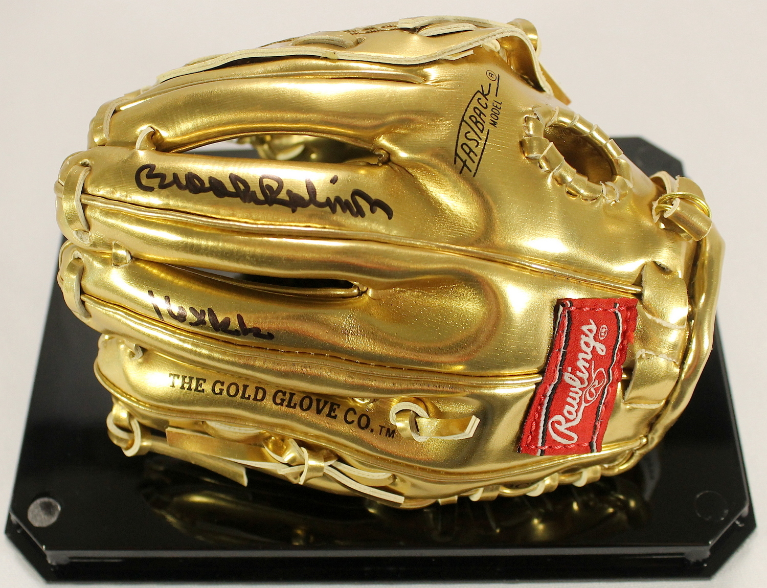 Brooks Robinson Signed Rawlings Gold Glove Mini-Baseball Glove Inscribed "16 x G.G." with Display Case (PSA COA) at PristineAuction.com Brooks Robinson Signed Rawlings Gold Glove Mini-Baseball Glove Inscribed "16 x G.G." with Display Case (PSA COA) at PristineAuction.com