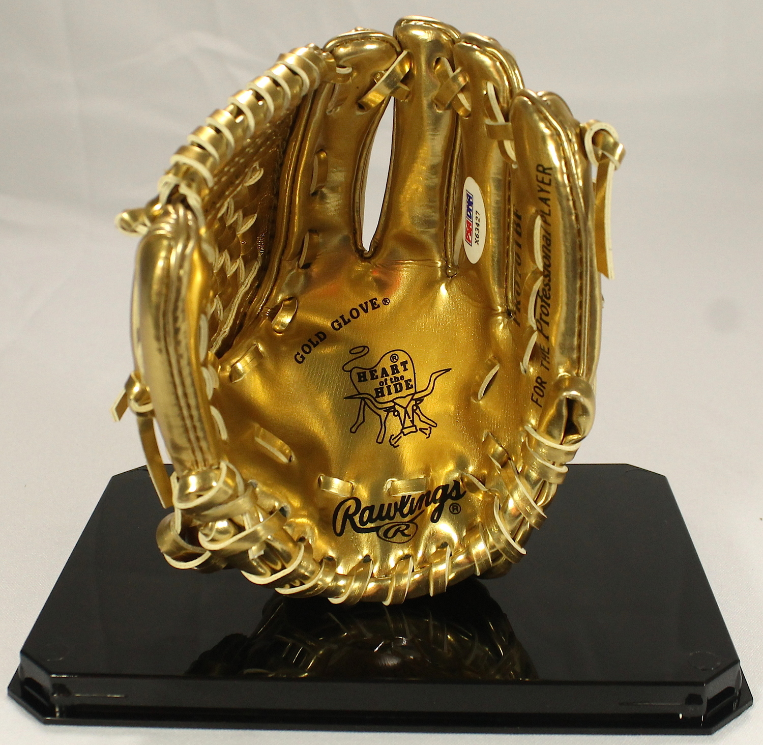 Brooks Robinson Signed Rawlings Gold Glove Mini-Baseball Glove Inscribed "16 x G.G." with Display Case (PSA COA) at PristineAuction.com Brooks Robinson Signed Rawlings Gold Glove Mini-Baseball Glove Inscribed "16 x G.G." with Display Case (PSA COA) at PristineAuction.com