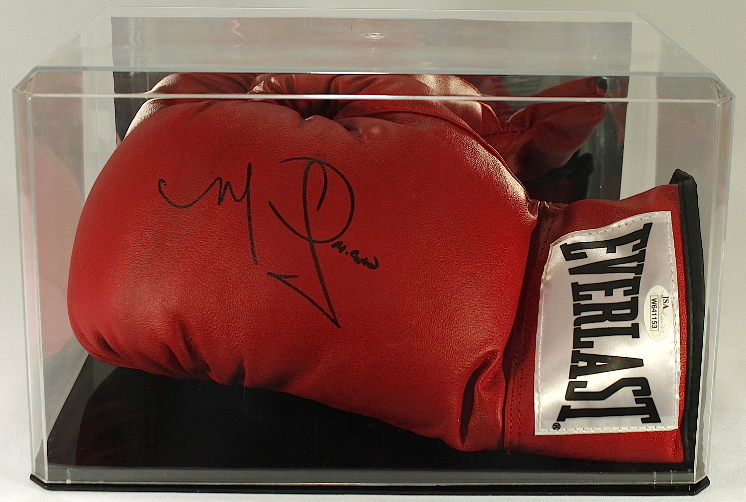 Miguel Cotto Leonard Signed Everlast Boxing Glove with Display Case (JSA COA) at PristineAuction.com Miguel Cotto Leonard Signed Everlast Boxing Glove with Display Case (JSA COA) at PristineAuction.com