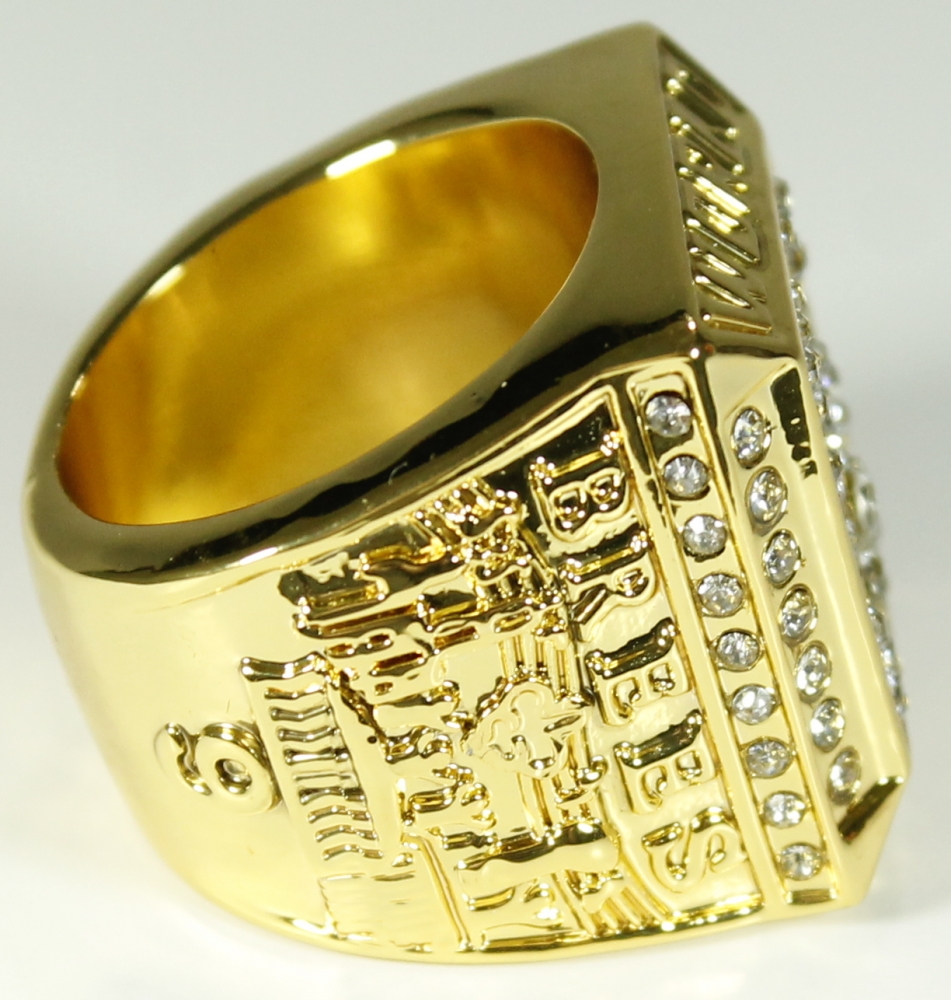 Drew Brees Saints High Quality Replica 2009 Super Bowl XLIV Championship Ring at PristineAuction.com Drew Brees Saints High Quality Replica 2009 Super Bowl XLIV Championship Ring at PristineAuction.com