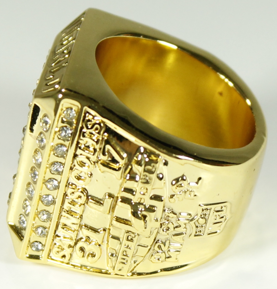 Drew Brees Saints High Quality Replica 2009 Super Bowl XLIV Championship Ring at PristineAuction.com Drew Brees Saints High Quality Replica 2009 Super Bowl XLIV Championship Ring at PristineAuction.com