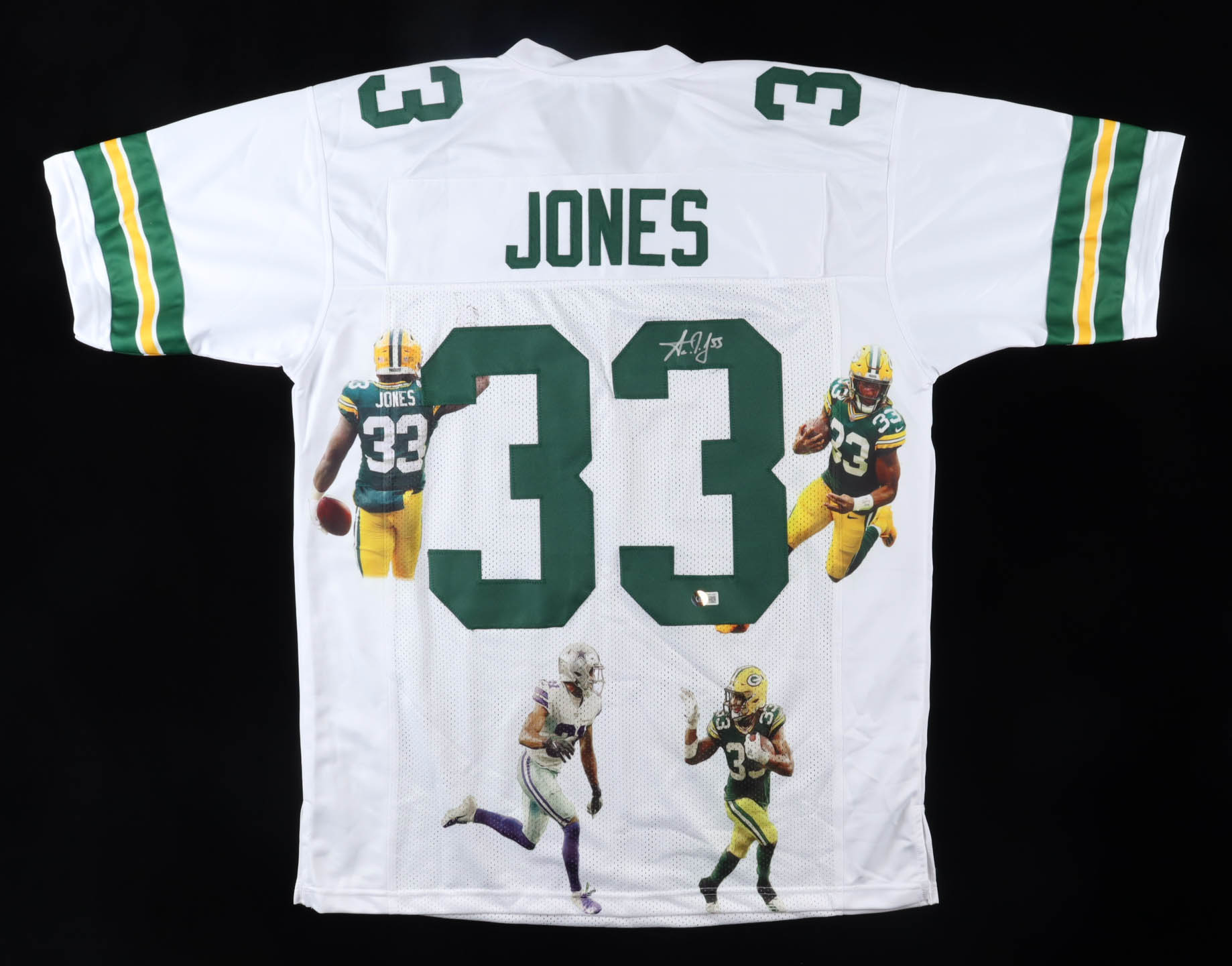 Aaron Jones Signed Jersey (Beckett) at PristineAuction.com Aaron Jones Signed Jersey (Beckett) at PristineAuction.com