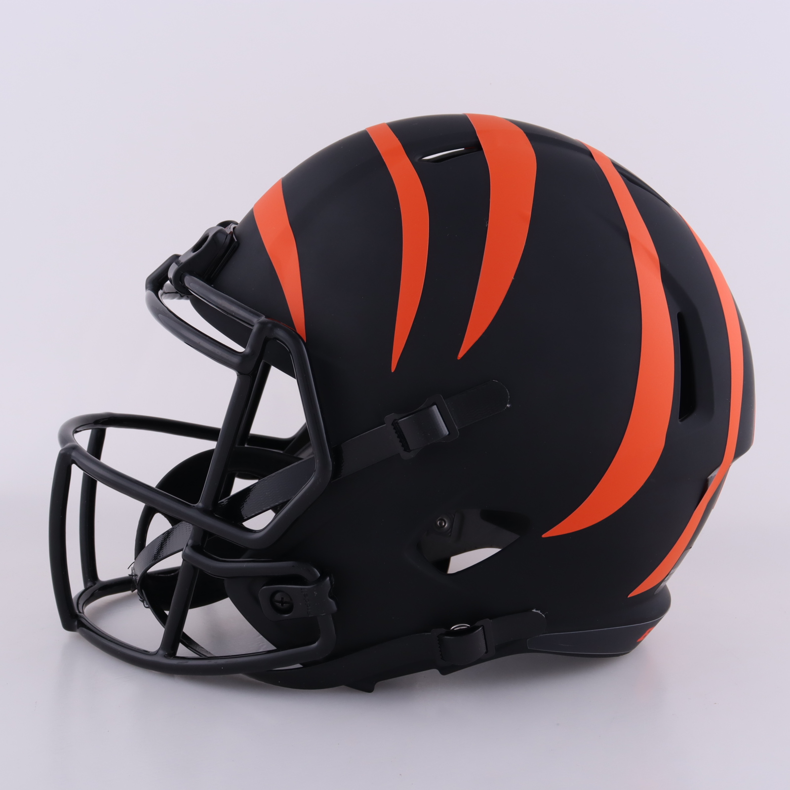 Joe Burrow Signed Bengals Full-Size Eclipse Alternate Speed Helmet (Fanatics) at PristineAuction.com Joe Burrow Signed Bengals Full-Size Eclipse Alternate Speed Helmet (Fanatics) at PristineAuction.com
