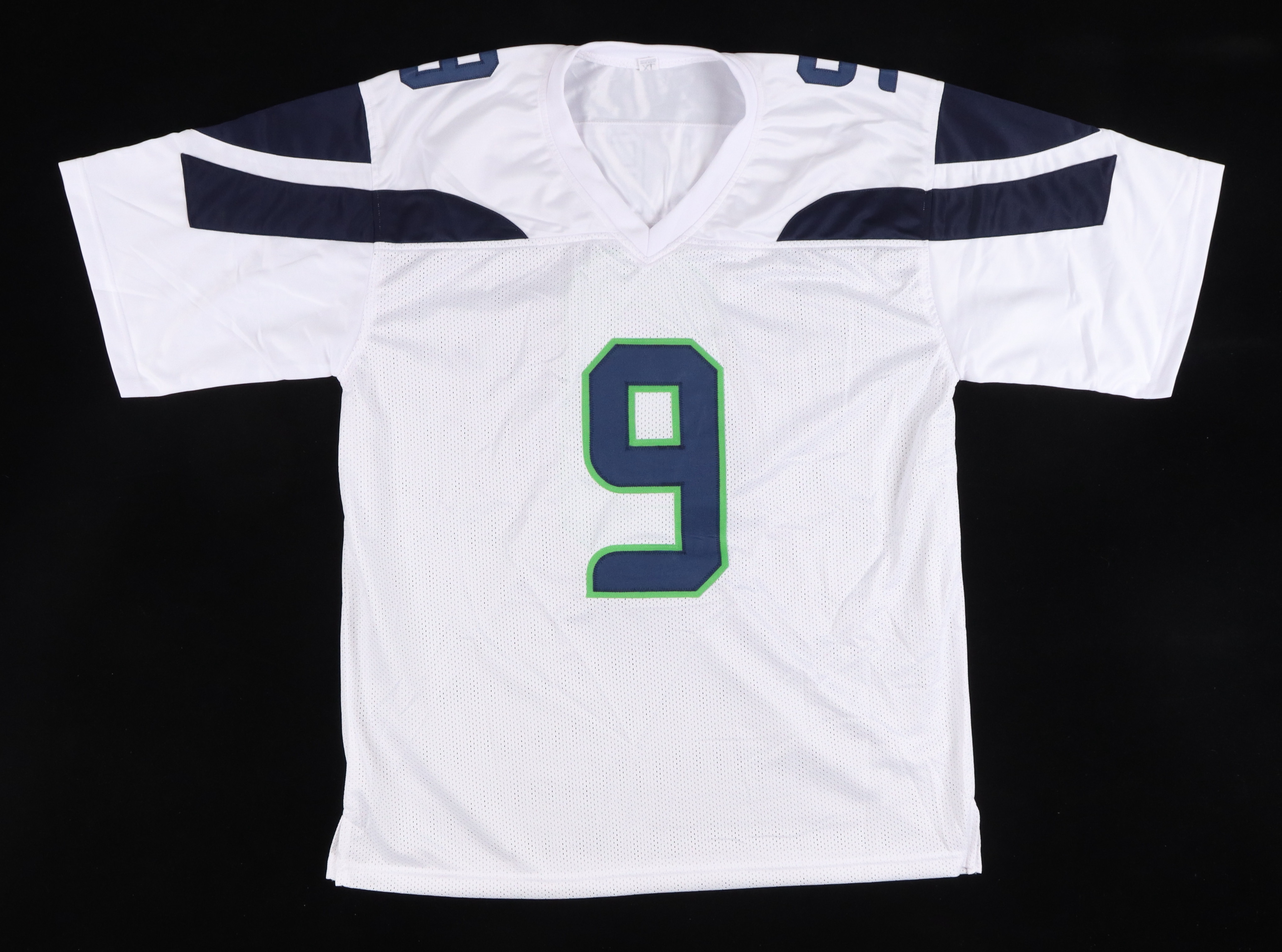 Kenneth Walker III Signed Jersey (Beckett) at PristineAuction.com Kenneth Walker III Signed Jersey (Beckett) at PristineAuction.com