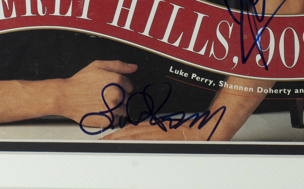 Jason Priestley & Luke Perry Signed "Beverly Hills, 90210" Custom Framed Photo Display (Beckett) at PristineAuction.com Jason Priestley & Luke Perry Signed "Beverly Hills, 90210" Custom Framed Photo Display (Beckett) at PristineAuction.com