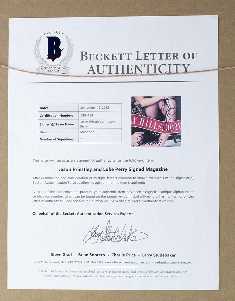 Jason Priestley & Luke Perry Signed "Beverly Hills, 90210" Custom Framed Photo Display (Beckett) at PristineAuction.com Jason Priestley & Luke Perry Signed "Beverly Hills, 90210" Custom Framed Photo Display (Beckett) at PristineAuction.com