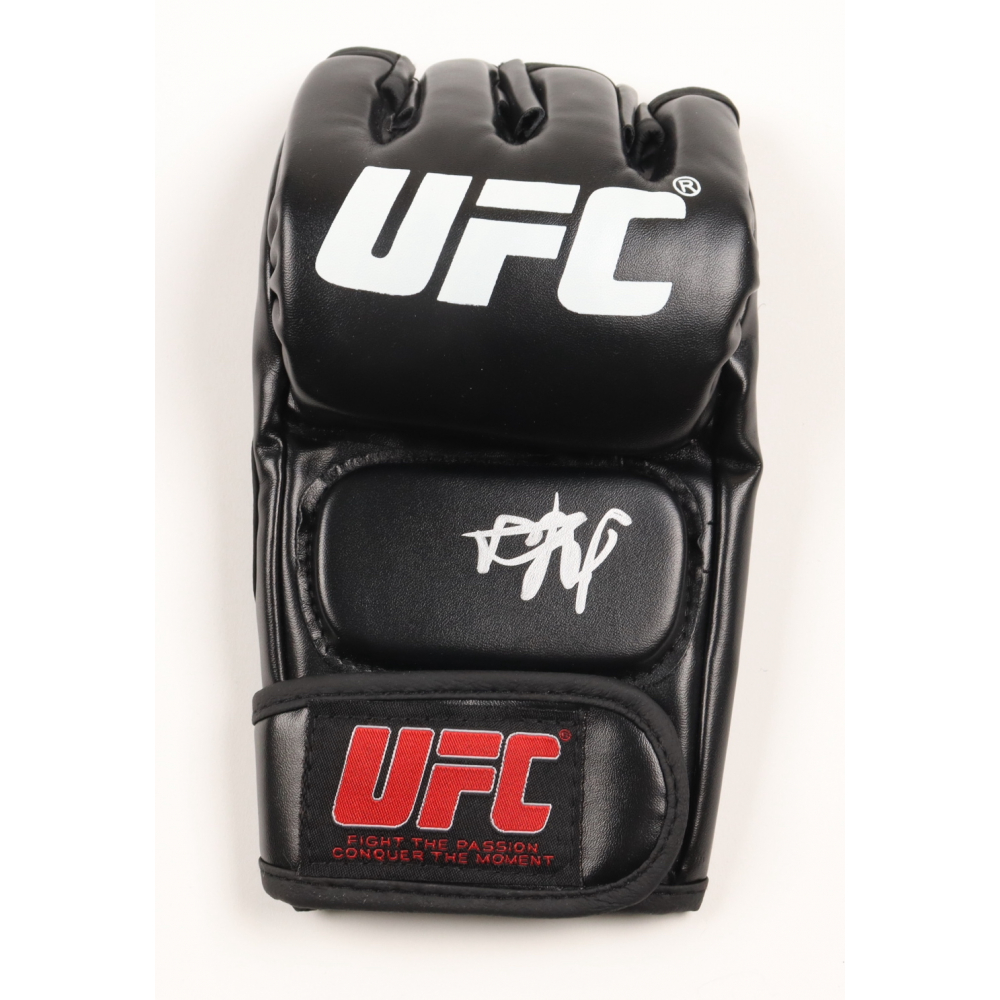 Gant De MMA Dédicacé Par Islam Makhachev - Certifié Beckett BAS, Collector UFC