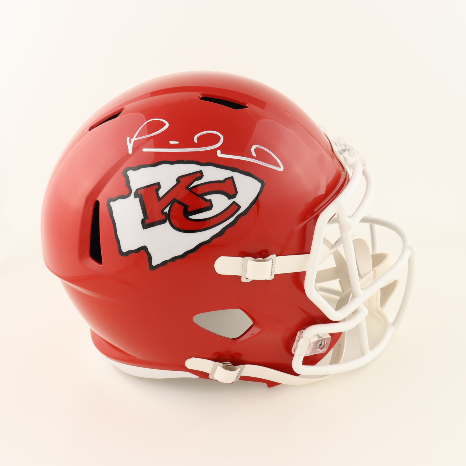Patrick Mahomes Signed Chiefs Full-Size Speed Helmet (Beckett) at PristineAuction.com Patrick Mahomes Signed Chiefs Full-Size Speed Helmet (Beckett) at PristineAuction.com