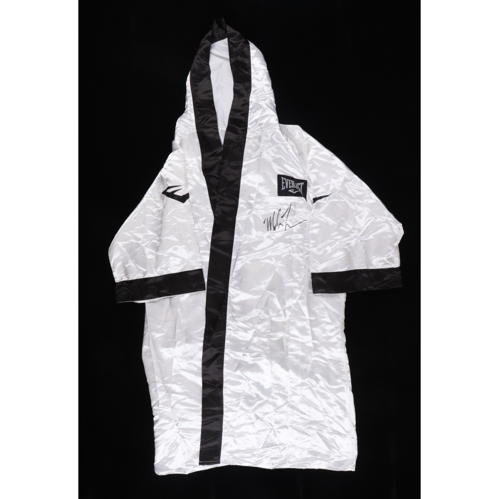 Everlast Robe Mike Tyson Signed Everlast Boxing Robe (PSA & Tyson) | Pristine Auction