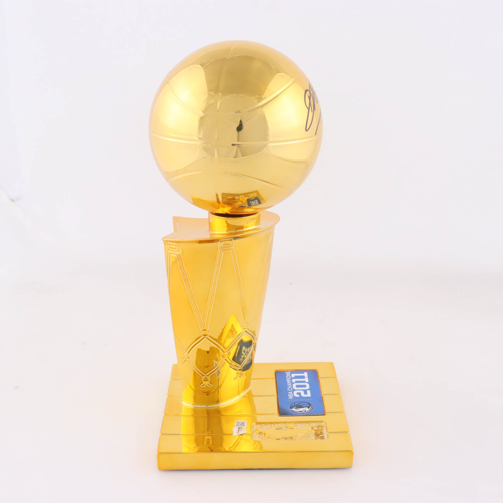 Dirk Nowitzki Signed Mavericks Trophy (Fanatics) at PristineAuction.com Dirk Nowitzki Signed Mavericks Trophy (Fanatics) at PristineAuction.com