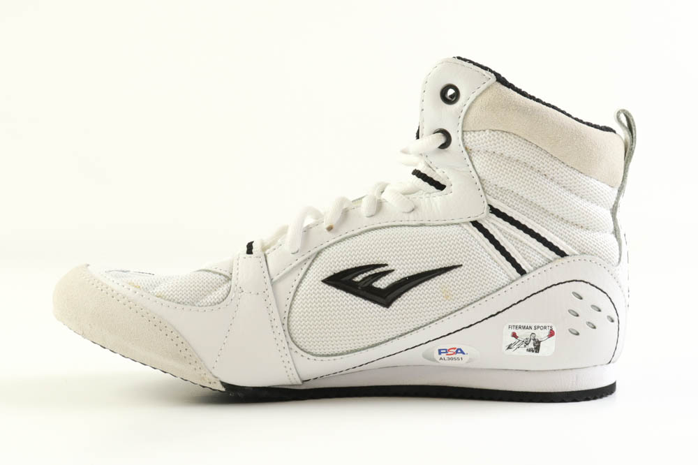 Mike Tyson Signed Everlast Boxing Boot (PSA & Tyson) at PristineAuction.com Mike Tyson Signed Everlast Boxing Boot (PSA & Tyson) at PristineAuction.com