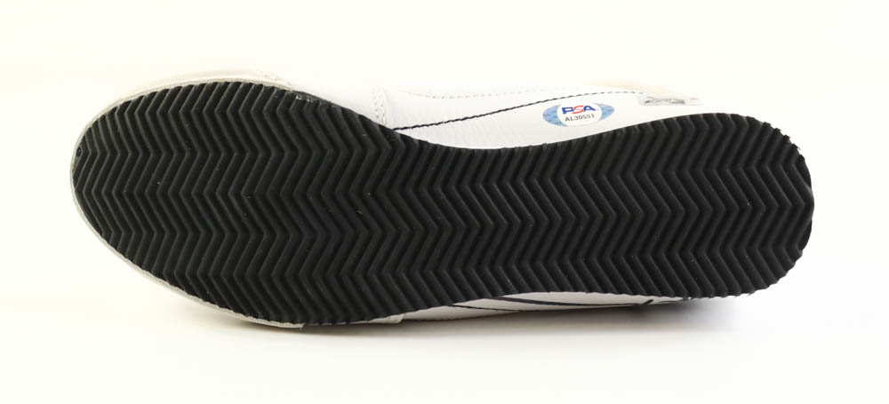 Mike Tyson Signed Everlast Boxing Boot (PSA & Tyson) at PristineAuction.com Mike Tyson Signed Everlast Boxing Boot (PSA & Tyson) at PristineAuction.com