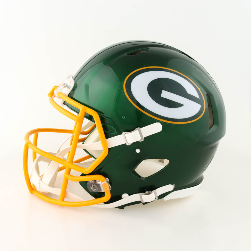 Davante Adams Signed Packers Full-Size Authentic On-Field Flash Alternate Speed Helmet (Beckett) at PristineAuction.com Davante Adams Signed Packers Full-Size Authentic On-Field Flash Alternate Speed Helmet (Beckett) at PristineAuction.com