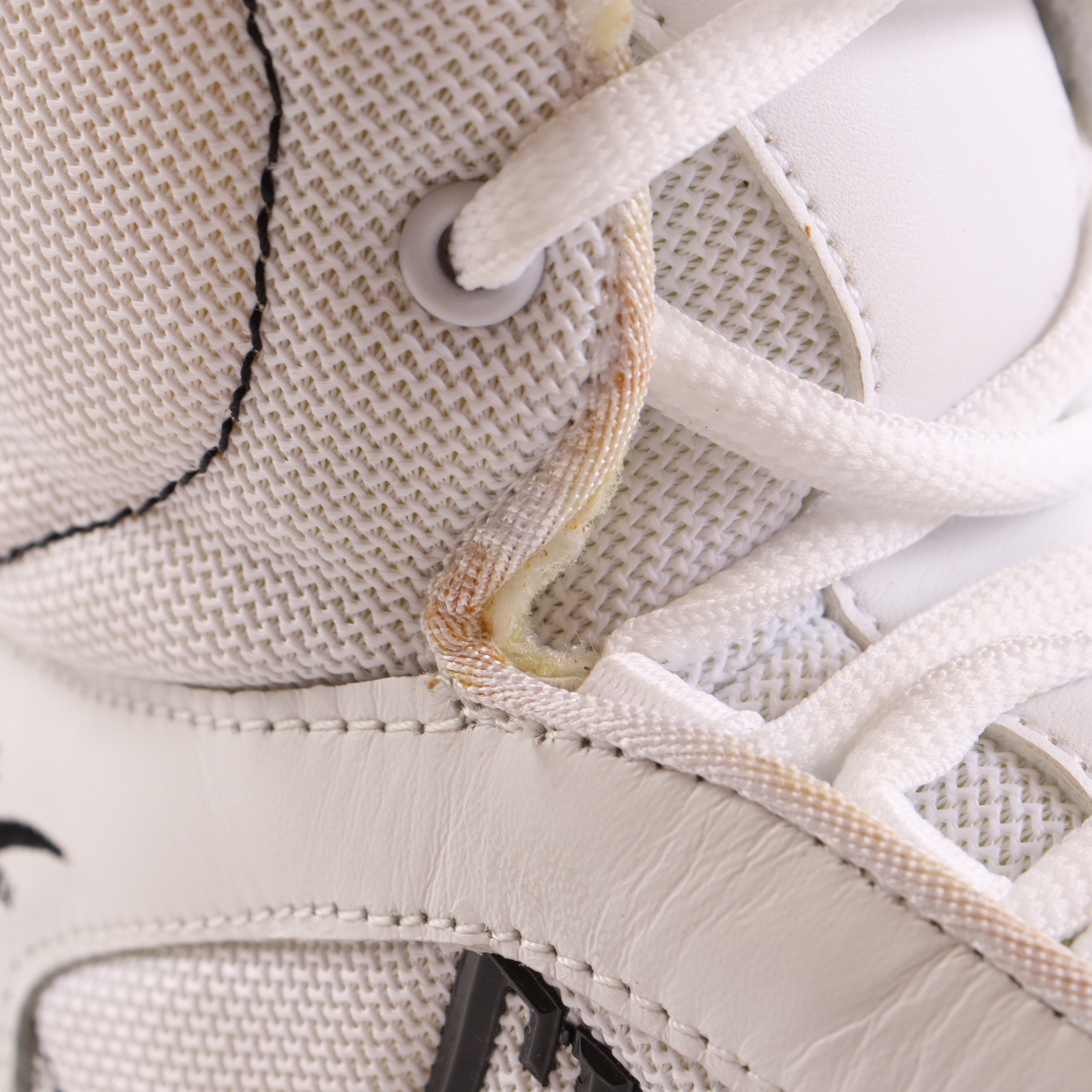 Mike Tyson Signed Everlast Boxing Shoe with Display Case (PSA & Tyson) at PristineAuction.com Mike Tyson Signed Everlast Boxing Shoe with Display Case (PSA & Tyson) at PristineAuction.com