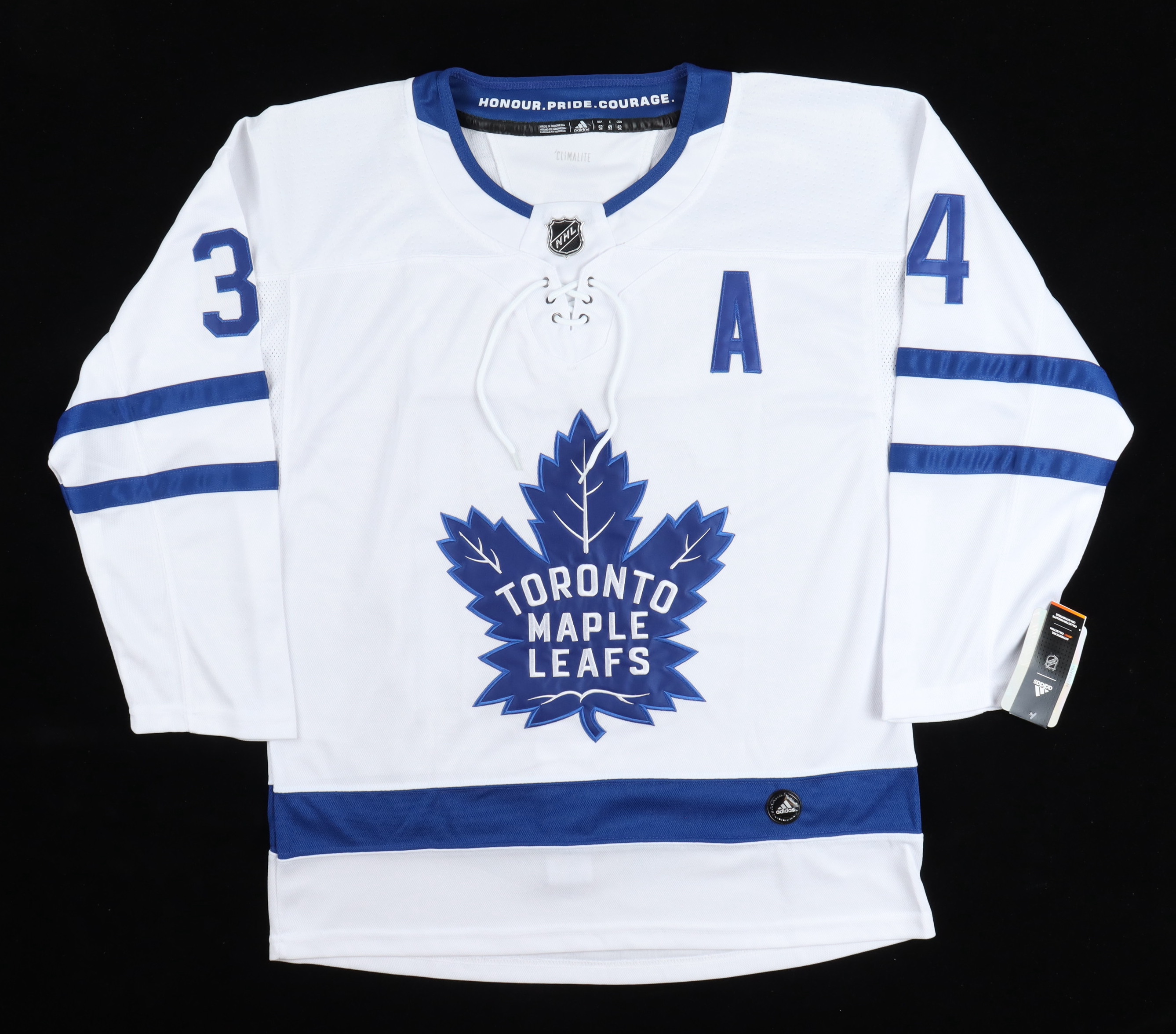 Auston Matthews Signed Maple Leafs Jersey (JSA) at PristineAuction.com Auston Matthews Signed Maple Leafs Jersey (JSA) at PristineAuction.com