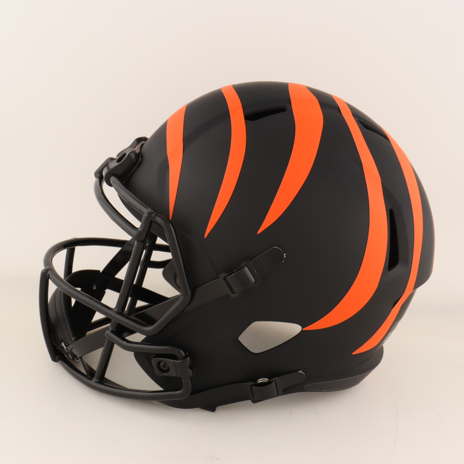 Joe Burrow Signed Bengals Full-Size Eclipse Alternate Speed Helmet (Fanatics) at PristineAuction.com Joe Burrow Signed Bengals Full-Size Eclipse Alternate Speed Helmet (Fanatics) at PristineAuction.com