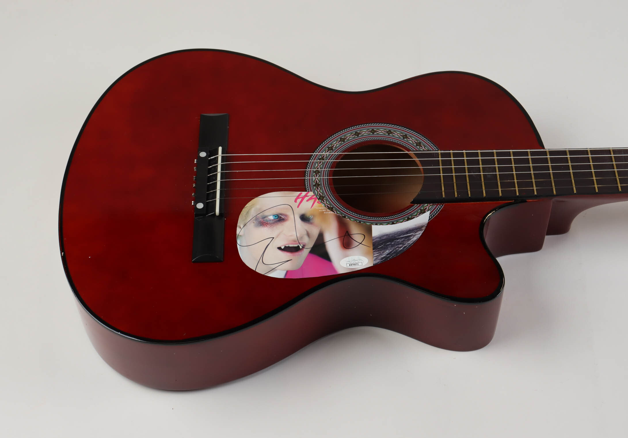 Ed Sheeran Signed Custom 39" Acoustic Guitar (JSA) at PristineAuction.com Ed Sheeran Signed Custom 39" Acoustic Guitar (JSA) at PristineAuction.com