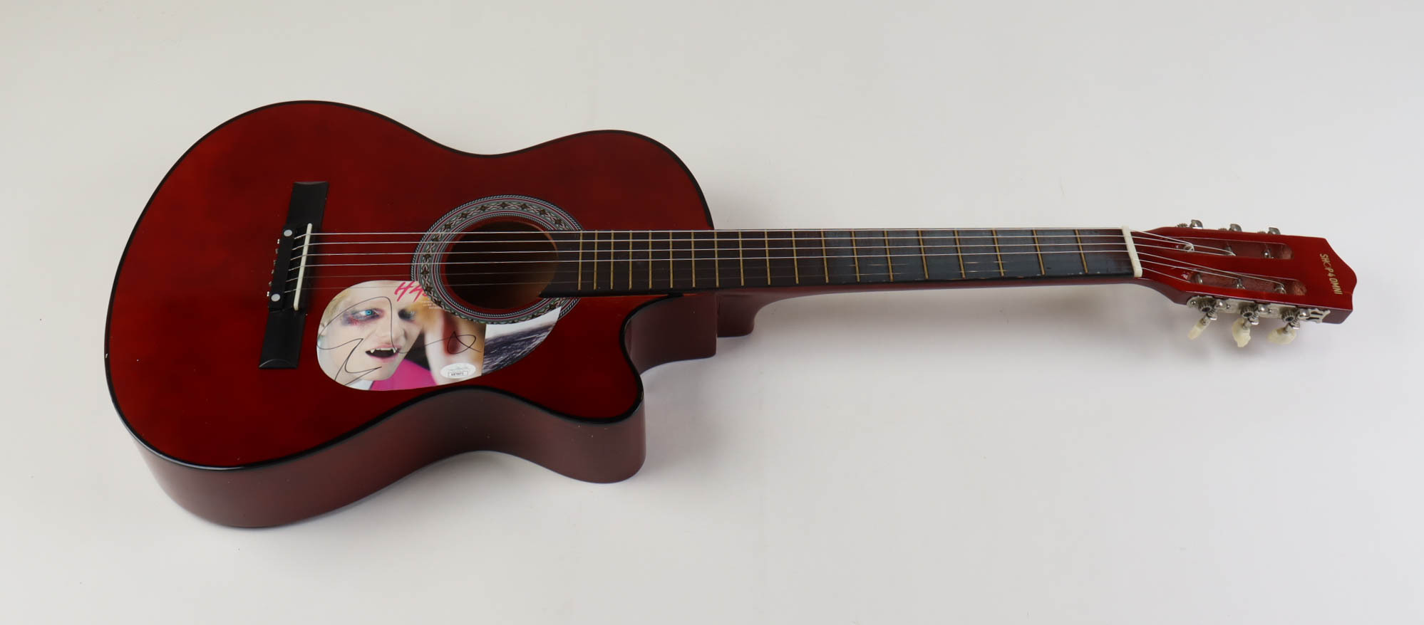 Ed Sheeran Signed Custom 39" Acoustic Guitar (JSA) at PristineAuction.com Ed Sheeran Signed Custom 39" Acoustic Guitar (JSA) at PristineAuction.com