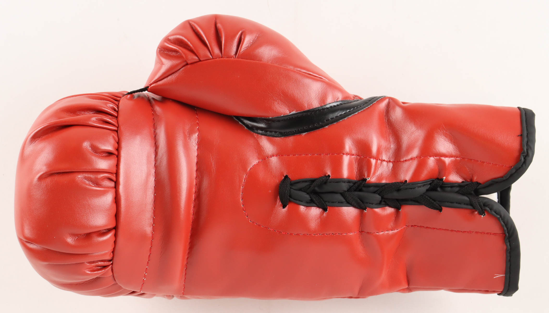 Ray "Boom Boom" Mancini Signed Everlast Boxing Glove Inscribed "HOF 2015" (Schwartz) at PristineAuction.com Ray "Boom Boom" Mancini Signed Everlast Boxing Glove Inscribed "HOF 2015" (Schwartz) at PristineAuction.com