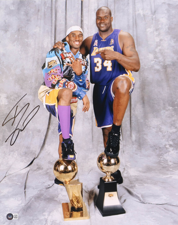 Shaquille O'Neal Signed Lakers 16x20 Photo (Beckett) at PristineAuction.com Shaquille O'Neal Signed Lakers 16x20 Photo (Beckett) at PristineAuction.com