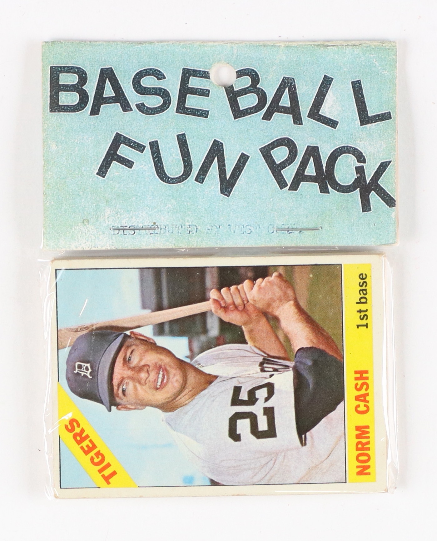 1966 Topps Baseball Card Fun Pack with (10) Cards at PristineAuction.com 1966 Topps Baseball Card Fun Pack with (10) Cards at PristineAuction.com