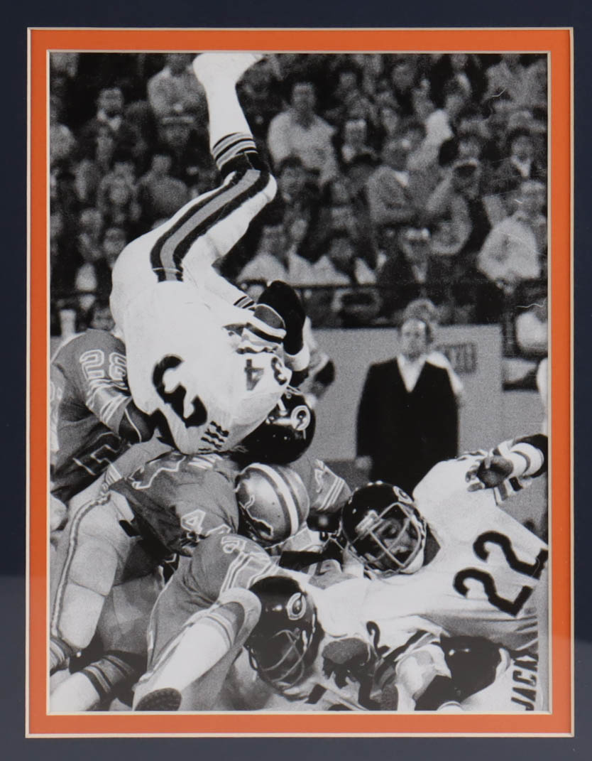 Walter Payton Signed Bears Custom Framed Cut Display with Jersey & HOF Patch (PSA) at PristineAuction.com Walter Payton Signed Bears Custom Framed Cut Display with Jersey & HOF Patch (PSA) at PristineAuction.com
