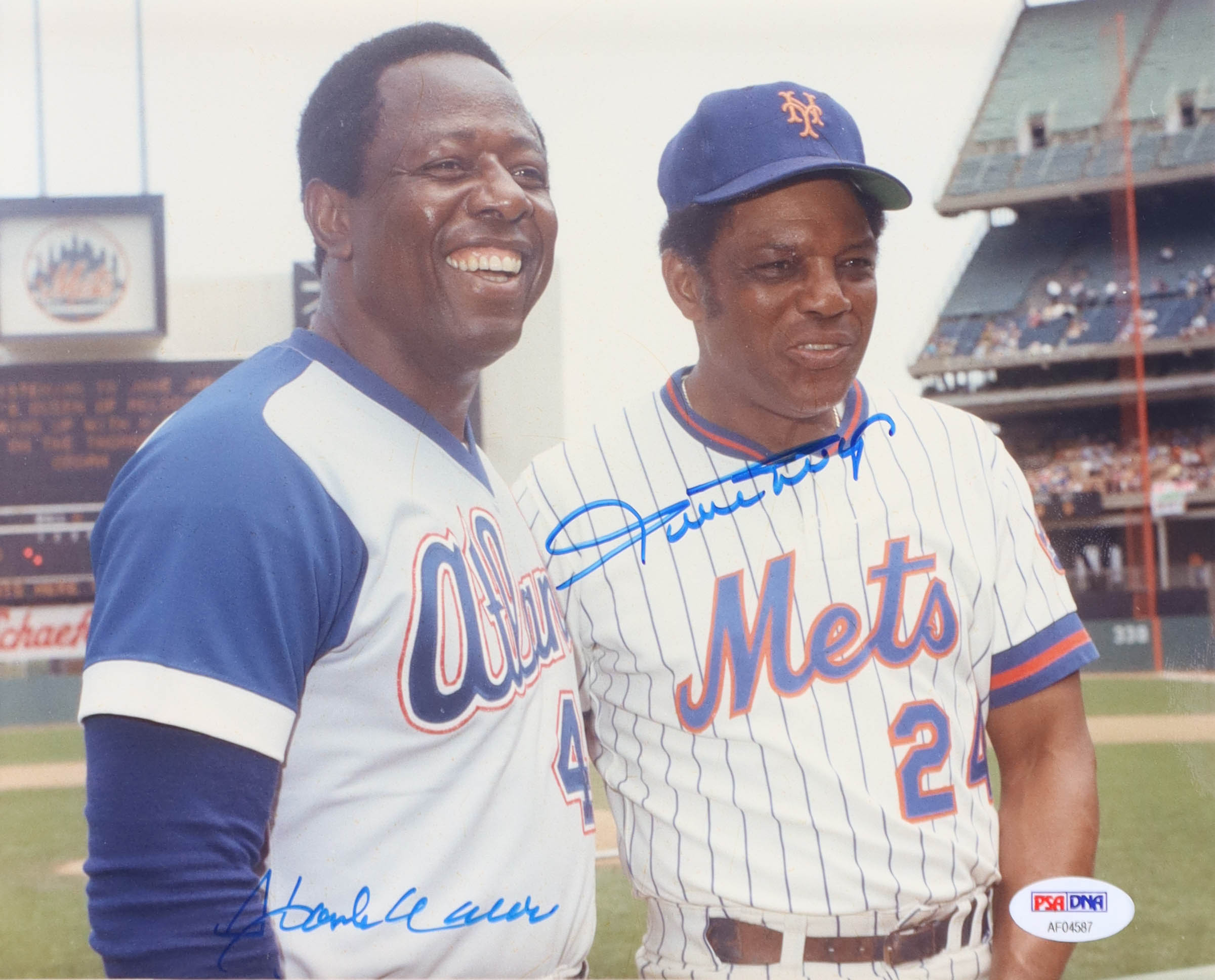 Hank Aaron & Willie Mays Signed 8x10 Photo (PSA) at PristineAuction.com Hank Aaron & Willie Mays Signed 8x10 Photo (PSA) at PristineAuction.com