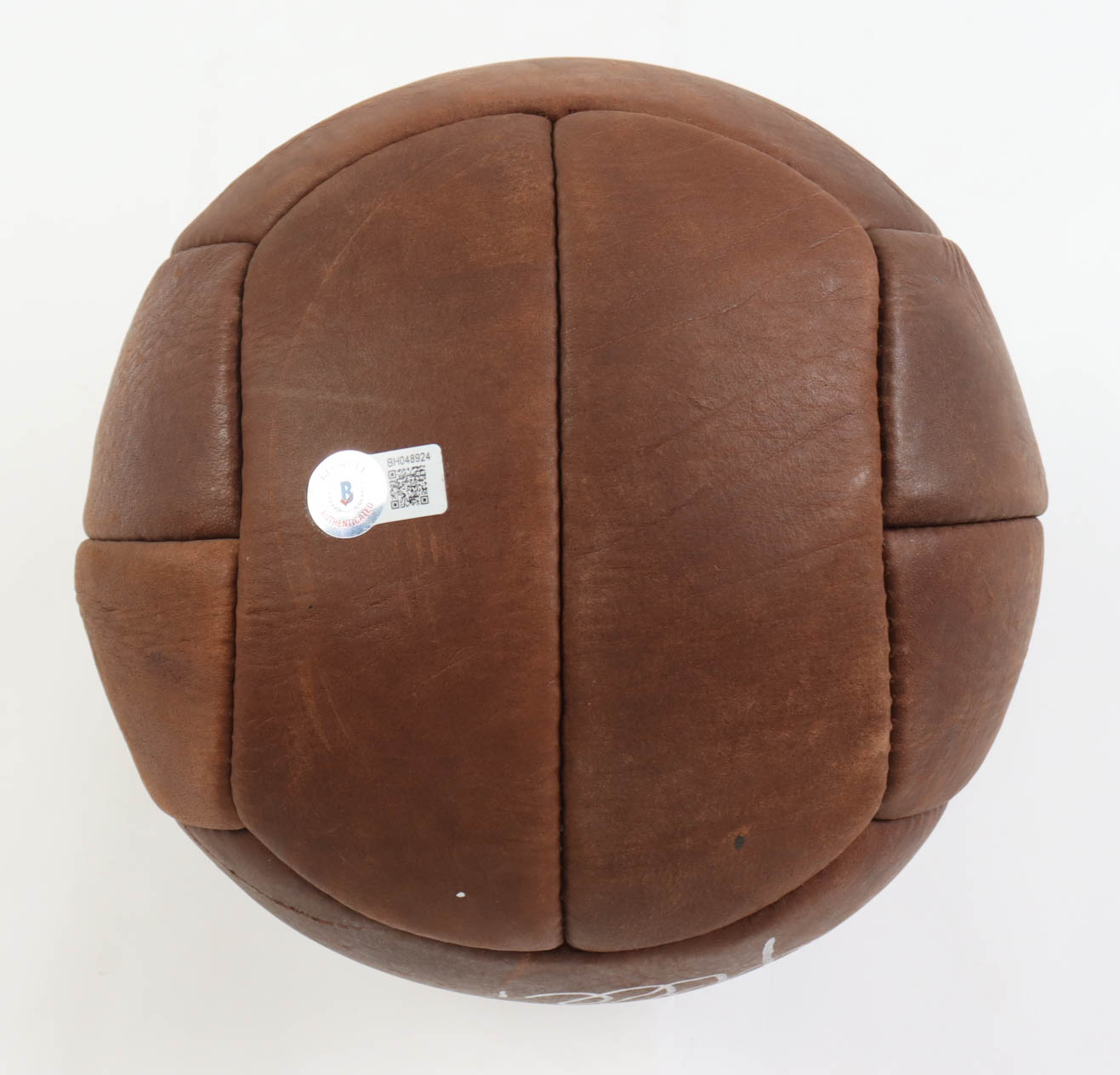 Pele Signed Vintage Soccer Ball (Beckett) at PristineAuction.com Pele Signed Vintage Soccer Ball (Beckett) at PristineAuction.com