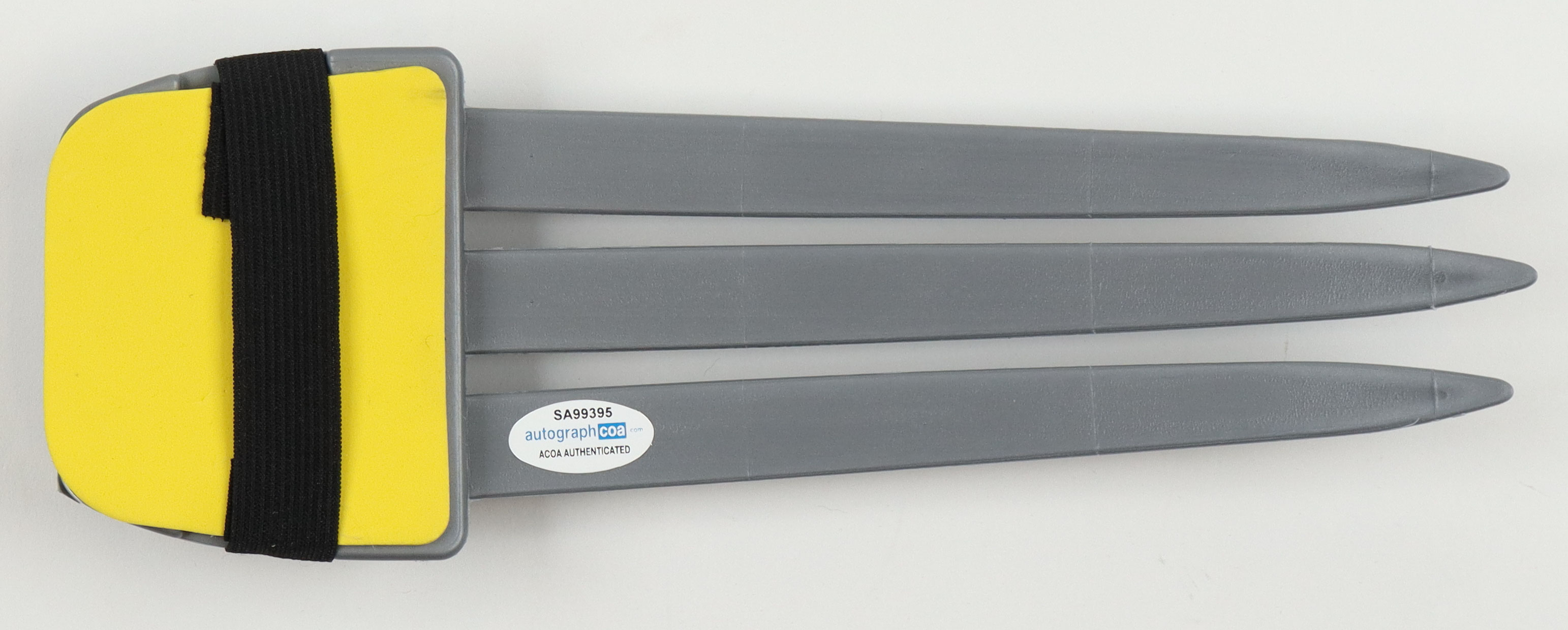 Hugh Jackman Signed "X-Men" Wolverine Claws (AutographCOA) at PristineAuction.com Hugh Jackman Signed "X-Men" Wolverine Claws (AutographCOA) at PristineAuction.com