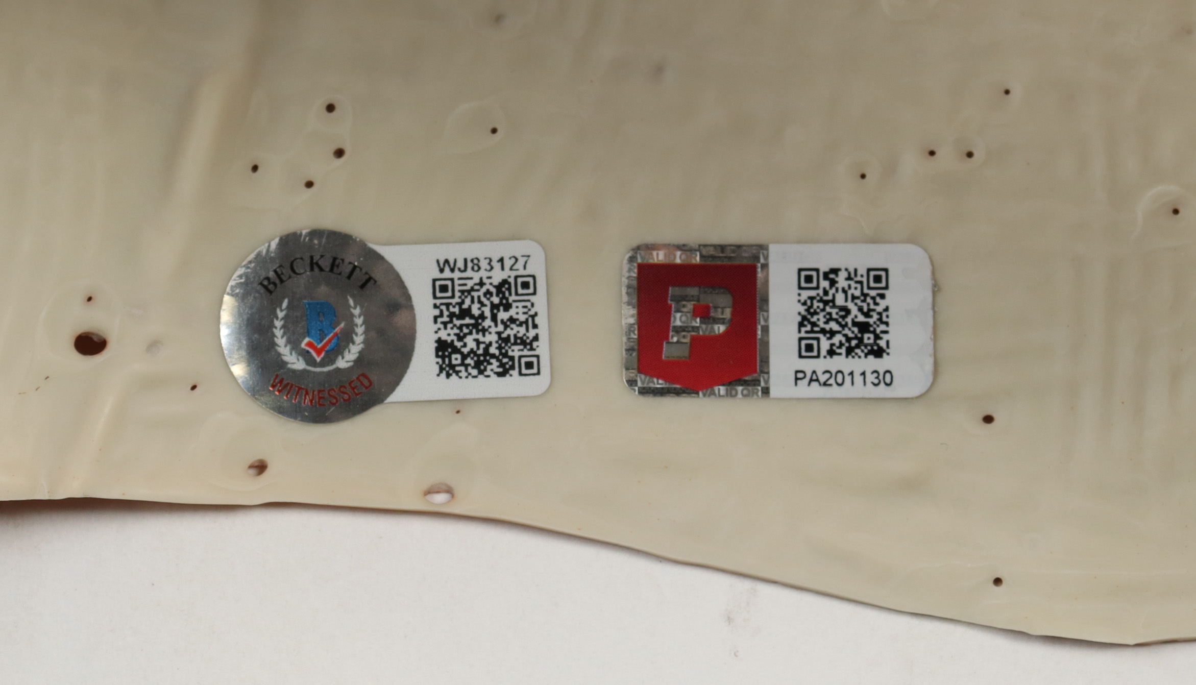 Ken Page Signed "The Nightmare Before Christmas" Oogie Boogie Mask Inscribed "Boo!" & "Oogie Boogie" (Beckett & PA) at PristineAuction.com Ken Page Signed "The Nightmare Before Christmas" Oogie Boogie Mask Inscribed "Boo!" & "Oogie Boogie" (Beckett & PA) at PristineAuction.com