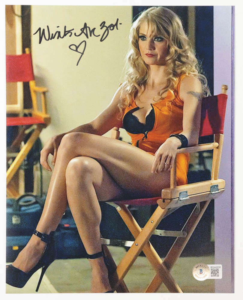 Winter Ave Zoli Signed 8x10 Photo (Beckett) | Pristine Auction