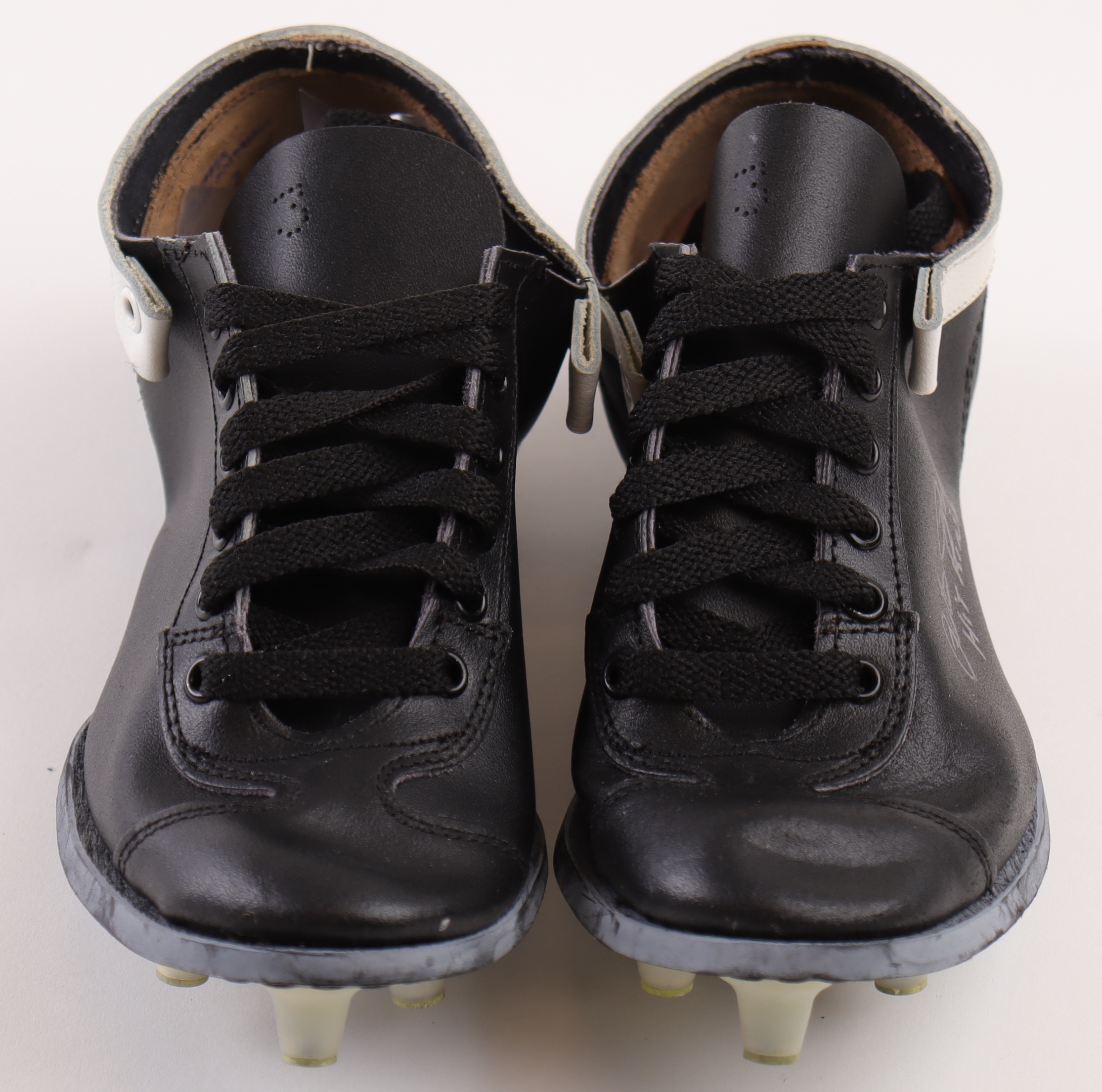 Pete Rose Signed Pair of Vintage Baseball Cleats with Display Case Inscribed "Hit King" (JSA & Rose) at PristineAuction.com Pete Rose Signed Pair of Vintage Baseball Cleats with Display Case Inscribed "Hit King" (JSA & Rose) at PristineAuction.com