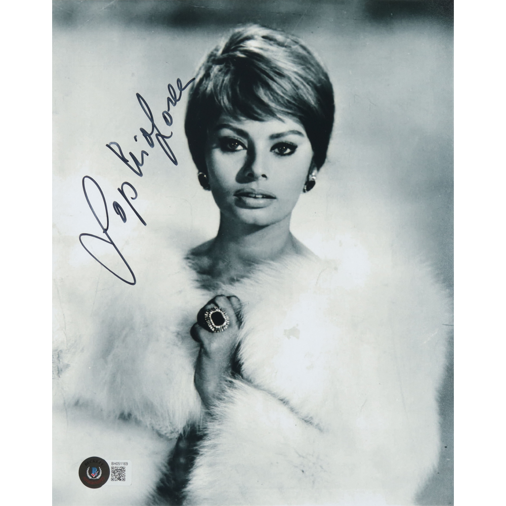 Sophia Loren Signed 8x10 Photo (Beckett) | Pristine Auction