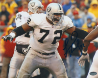 Lincoln Kennedy Signed Raiders 8x10 Photo (Schwartz) at PristineAuction.com