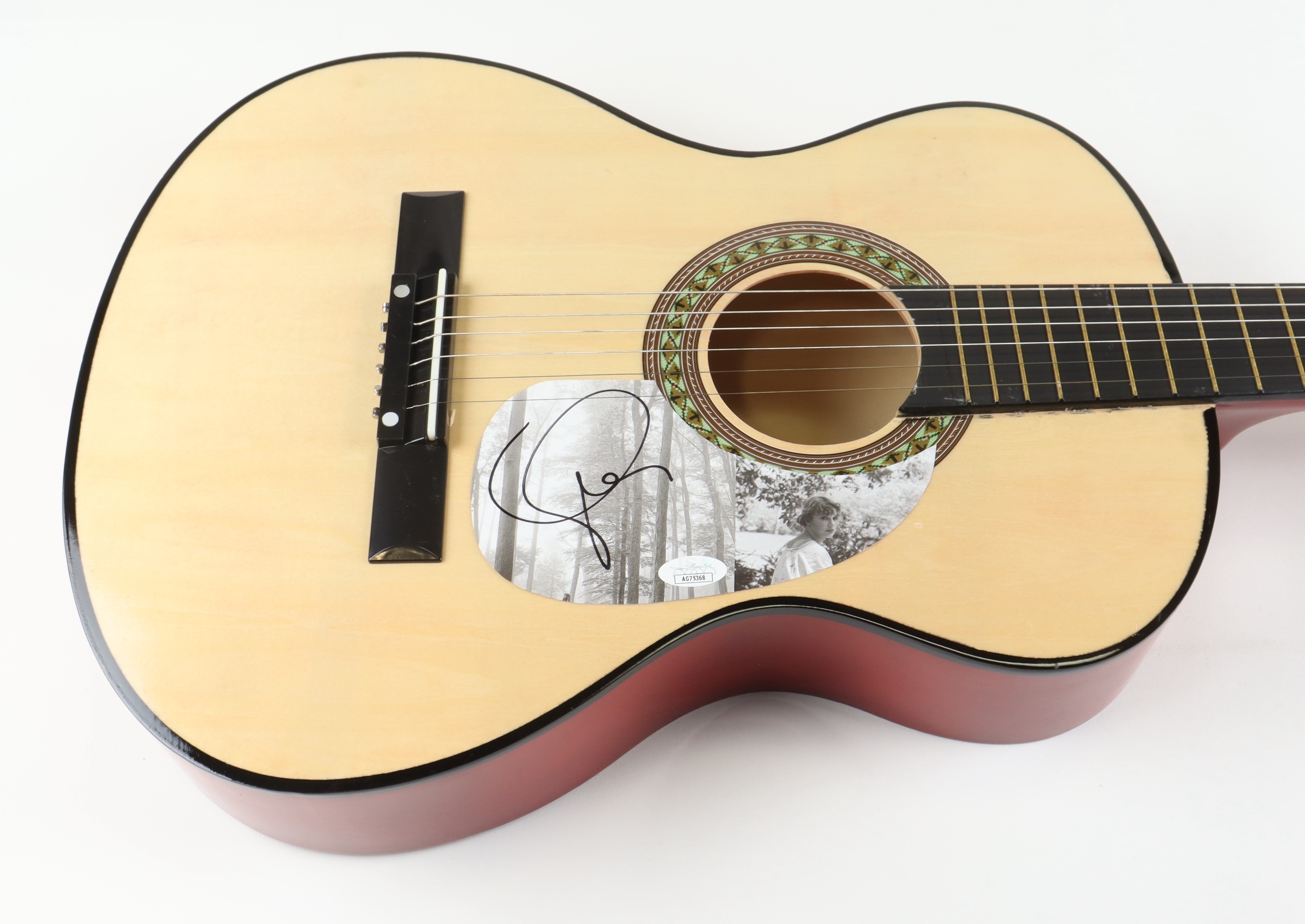 Taylor Swift Signed 38" Acoustic Guitar (JSA) at PristineAuction.com Taylor Swift Signed 38" Acoustic Guitar (JSA) at PristineAuction.com