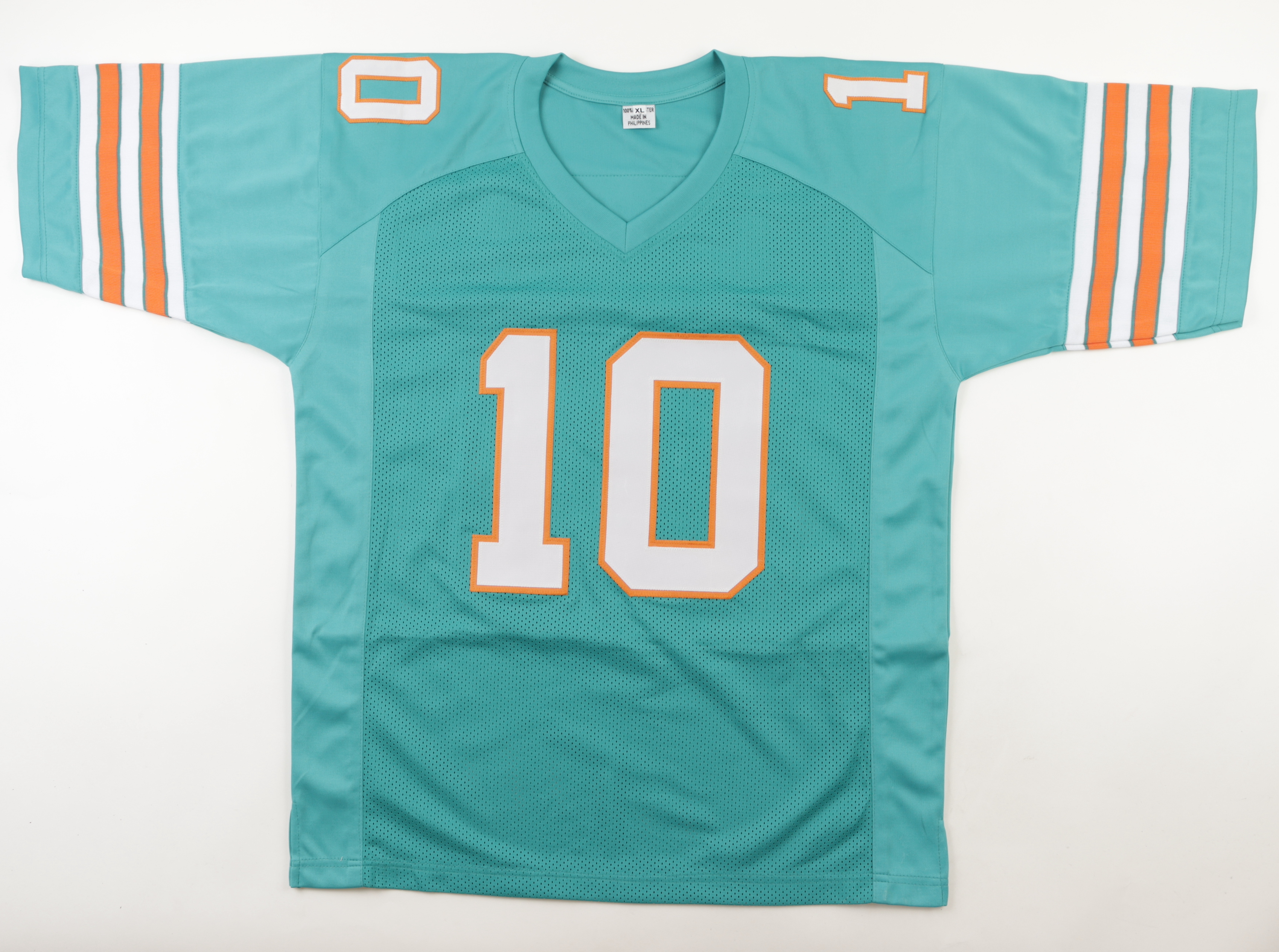 Tyreek Hill Signed Jersey (Beckett) at PristineAuction.com Tyreek Hill Signed Jersey (Beckett) at PristineAuction.com