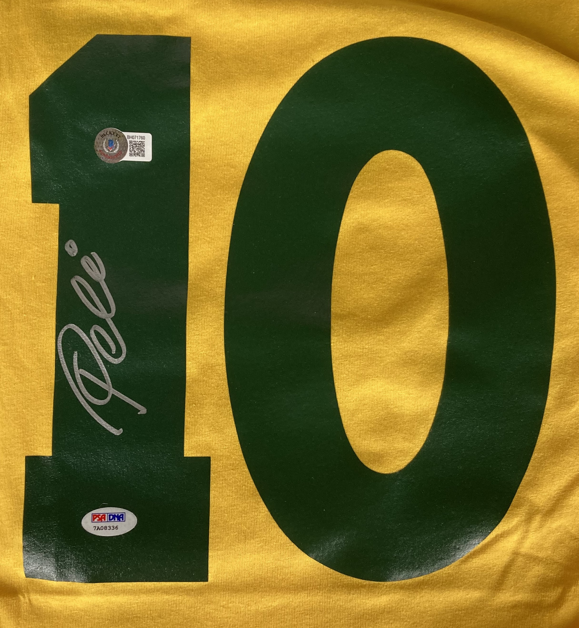 Pele Signed Jersey (PSA) at PristineAuction.com Pele Signed Jersey (PSA) at PristineAuction.com