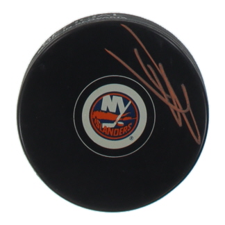 Oliver Wahlstrom Signed Islanders Logo Hockey Puck (JSA) at PristineAuction.com Oliver Wahlstrom Signed Islanders Logo Hockey Puck (JSA) at PristineAuction.com