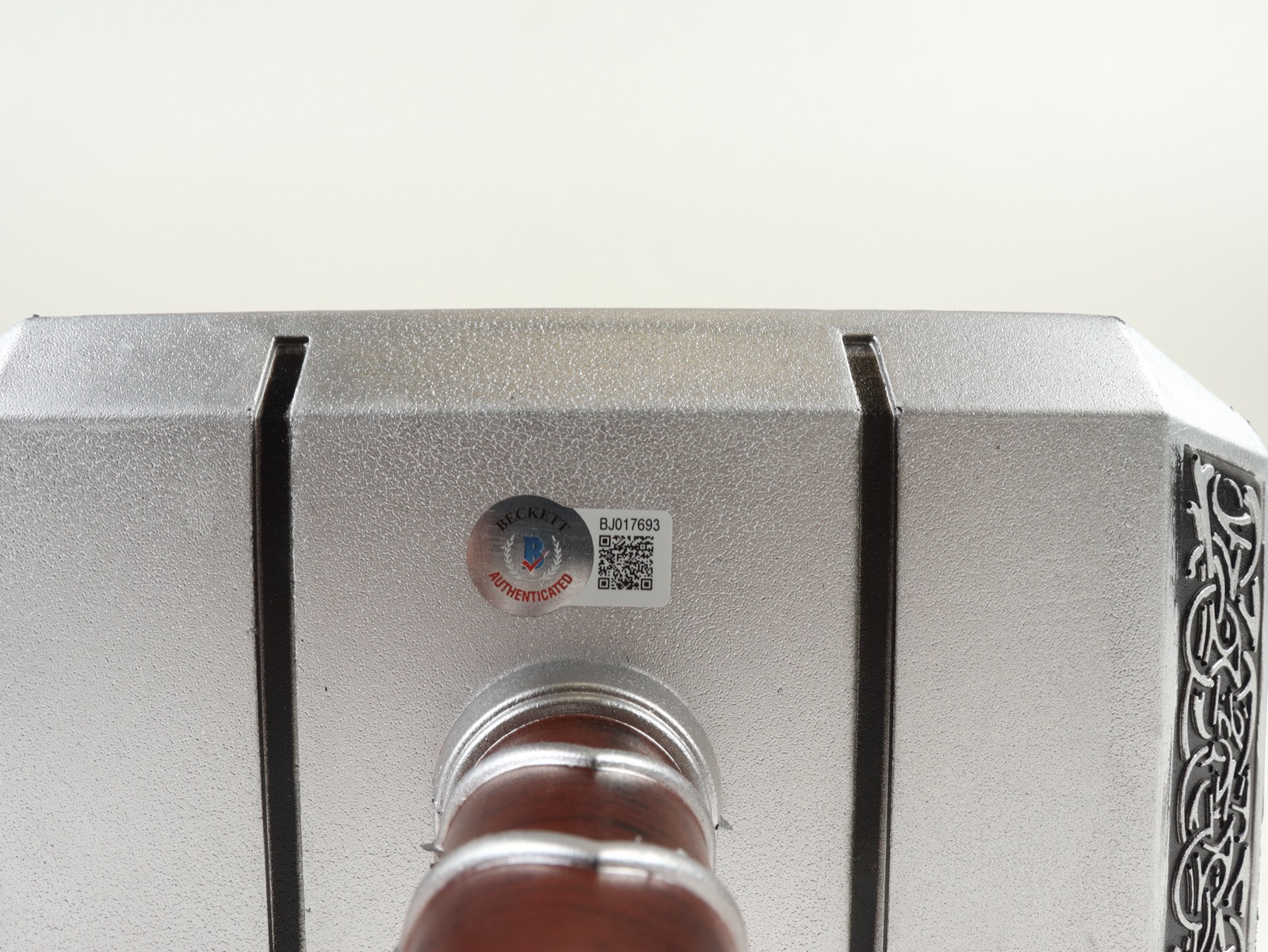 Chris Hemsworth Signed "Thor" Mjolnir Hammer (Beckett) at PristineAuction.com Chris Hemsworth Signed "Thor" Mjolnir Hammer (Beckett) at PristineAuction.com