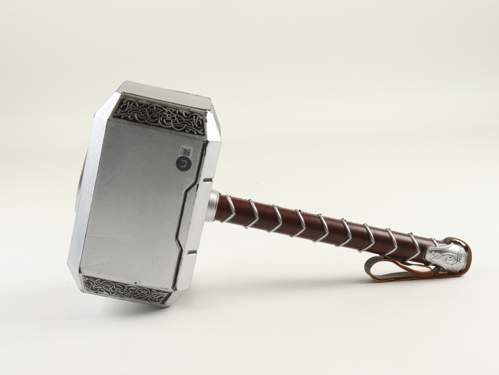 Chris Hemsworth Signed "Thor" Mjolnir Hammer (Beckett) at PristineAuction.com Chris Hemsworth Signed "Thor" Mjolnir Hammer (Beckett) at PristineAuction.com