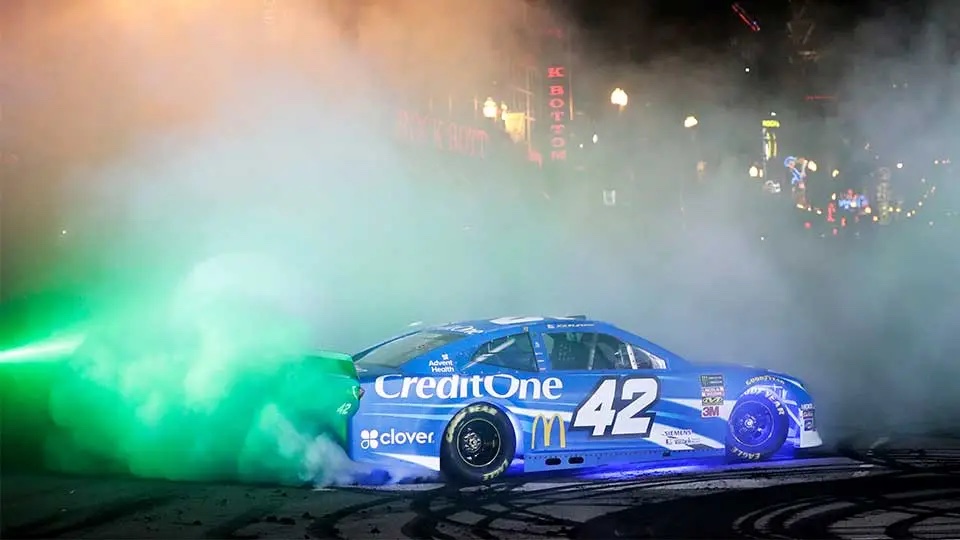 Kyle Larson Signed Event Used NASCAR Sheet Metal - Full Quarter Panel (PA COA) at PristineAuction.com Kyle Larson Signed Event Used NASCAR Sheet Metal - Full Quarter Panel (PA COA) at PristineAuction.com