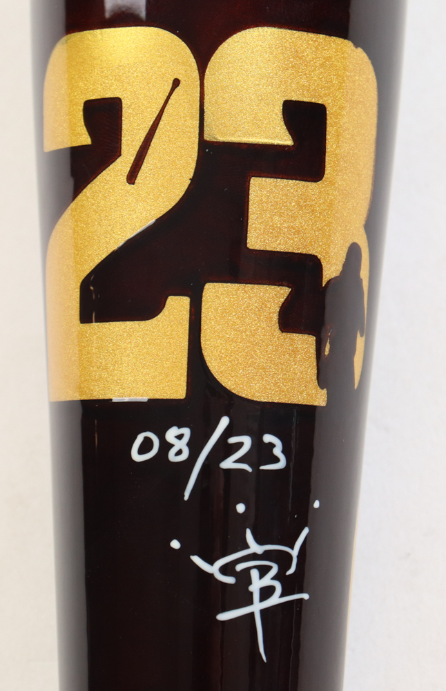 Fernando Tatis Jr. Signed LE Victus "El Nino Gold" Model Baseball Bat (JSA) at PristineAuction.com Fernando Tatis Jr. Signed LE Victus "El Nino Gold" Model Baseball Bat (JSA) at PristineAuction.com