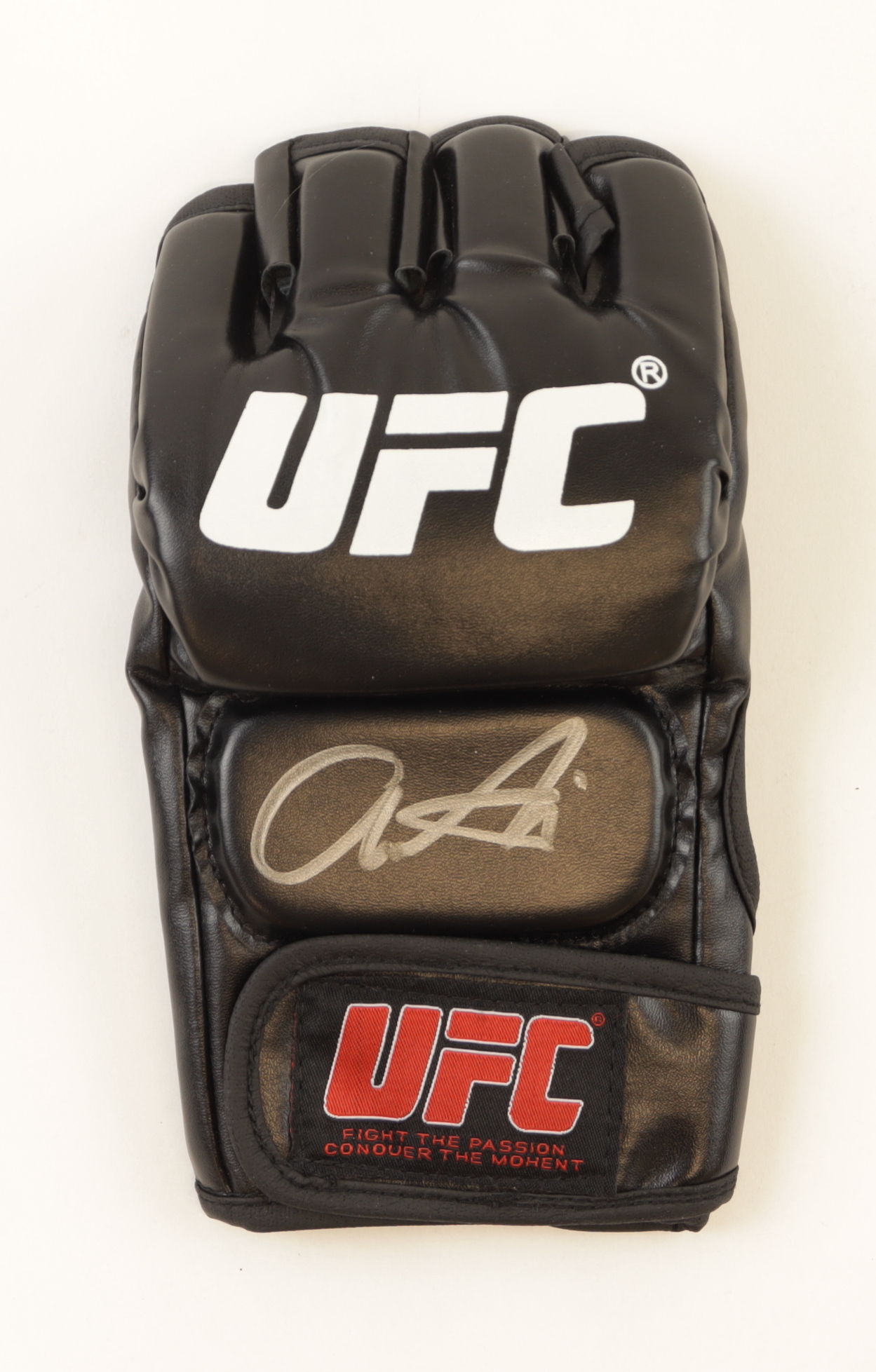 Anthony Smith Signed UFC Boxing Glove (Beckett) at PristineAuction.com Anthony Smith Signed UFC Boxing Glove (Beckett) at PristineAuction.com